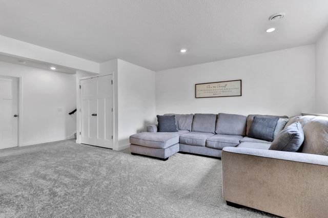 10813 Hinton Avenue S, Cottage Grove, MN 55016