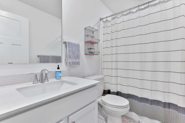 10813 Hinton Avenue S, Cottage Grove, MN 55016