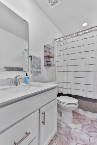 10813 Hinton Avenue S, Cottage Grove, MN 55016