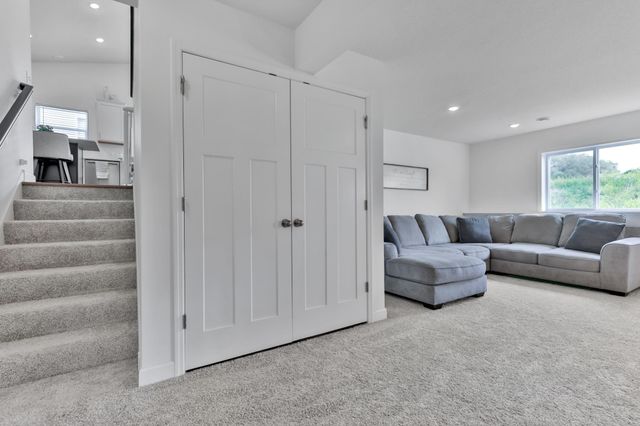 10813 Hinton Avenue S, Cottage Grove, MN 55016