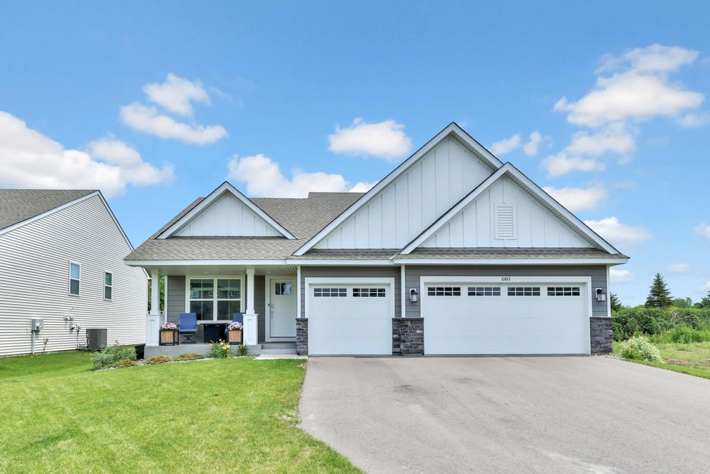 10813 Hinton Avenue S, Cottage Grove, MN 55016