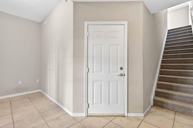 9739 MEADOW FIELD CIRCLE, Tampa, FL 33626