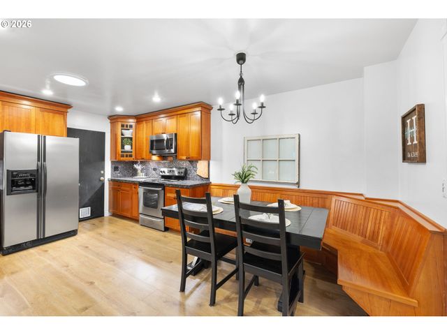 9375 Sw PINE St, Beaverton, OR 97005