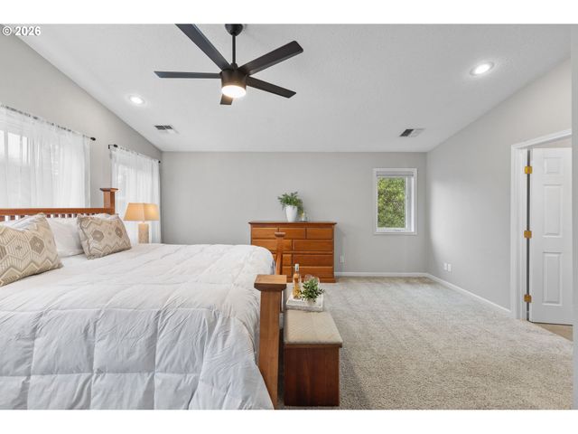 9375 Sw PINE St, Beaverton, OR 97005