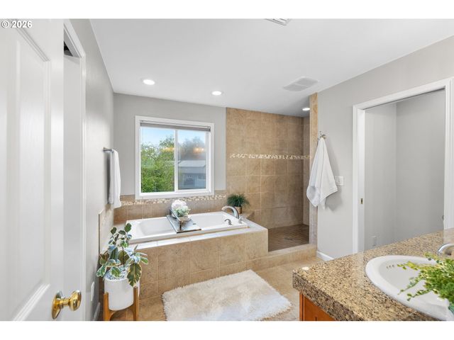 9375 Sw PINE St, Beaverton, OR 97005