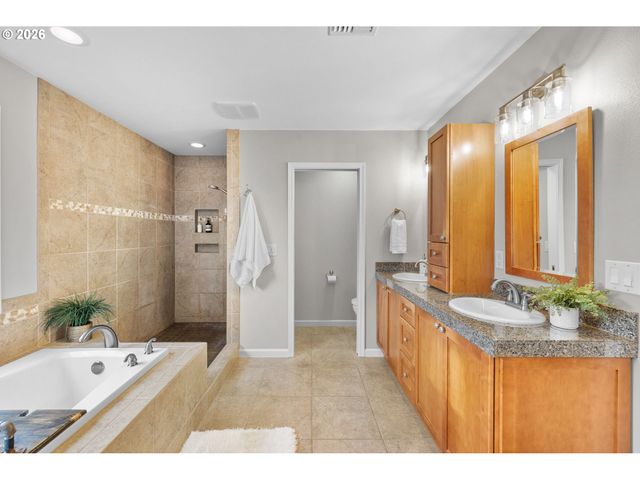 9375 Sw PINE St, Beaverton, OR 97005