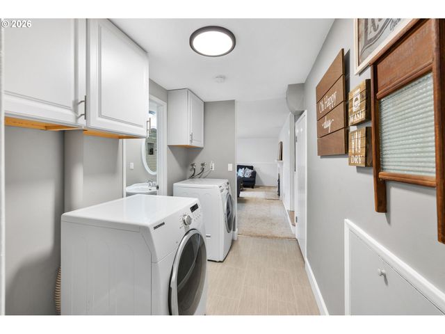 9375 Sw PINE St, Beaverton, OR 97005