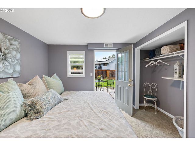 9375 Sw PINE St, Beaverton, OR 97005