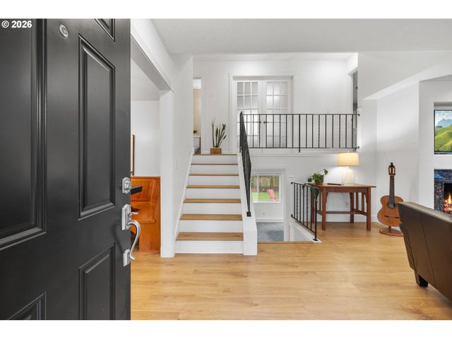 9375 Sw PINE St, Beaverton, OR 97005