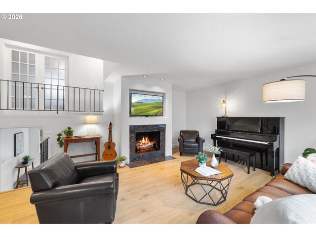 9375 Sw PINE St, Beaverton, OR 97005