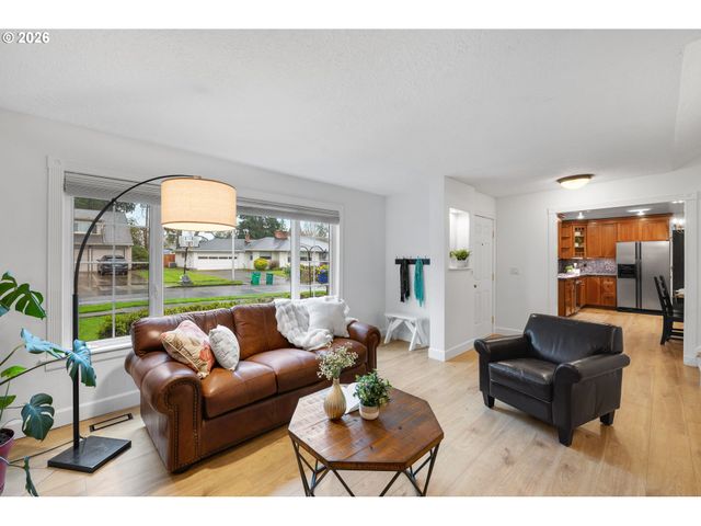 9375 Sw PINE St, Beaverton, OR 97005