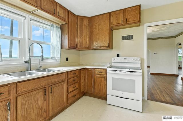 29320 Church Road, Murdock, NE 68407