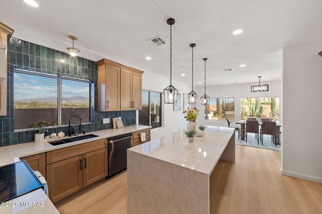 7485 W Long Creek Place, Tucson, AZ 85743