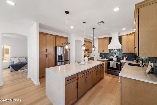 7485 W Long Creek Place, Tucson, AZ 85743
