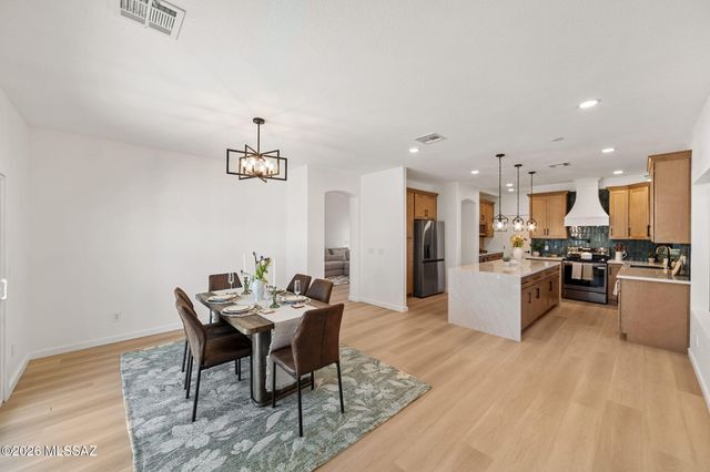 7485 W Long Creek Place, Tucson, AZ 85743