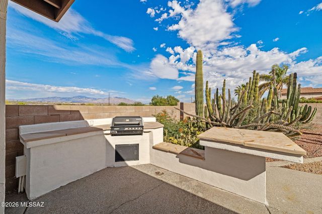 7485 W Long Creek Place, Tucson, AZ 85743