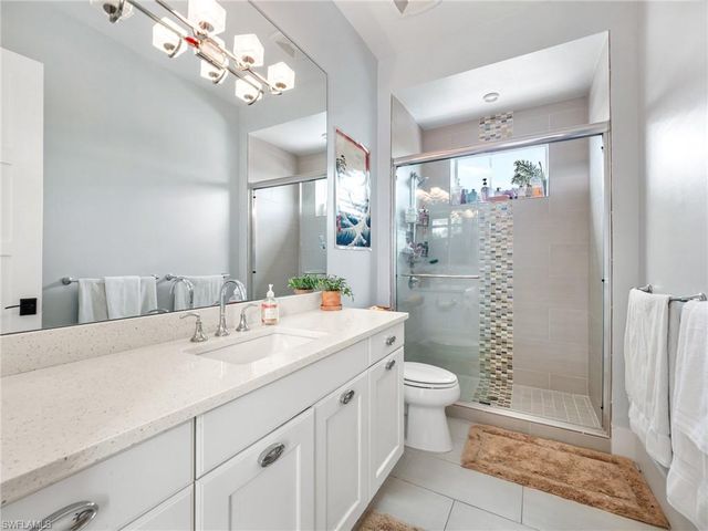 911 Aqua LN, Fort Myers, FL 33919