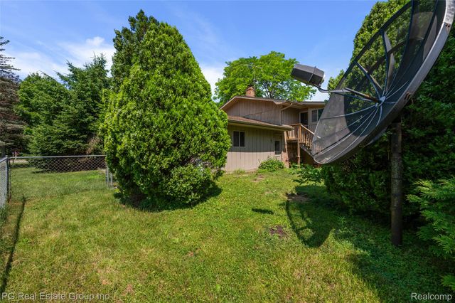 7427 Emerson, Washington Township, MI 48094