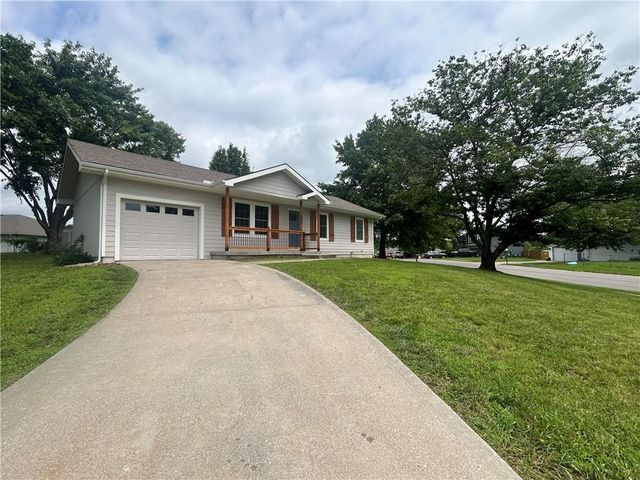 500 N Harding Street, Oak Grove, MO 64075
