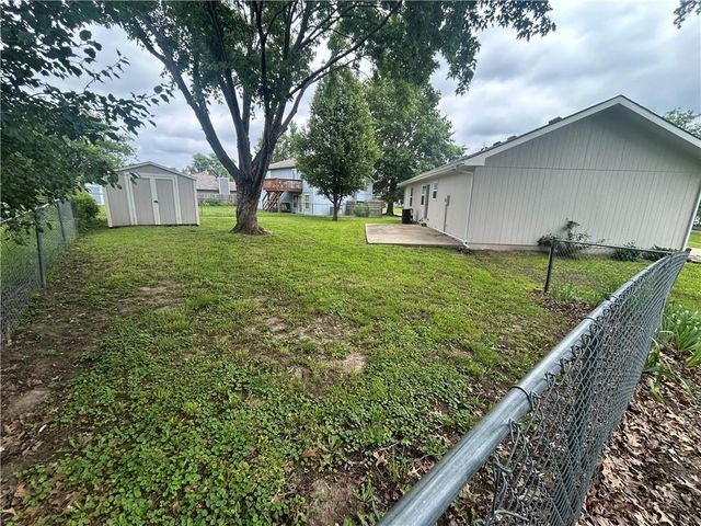 500 N Harding Street, Oak Grove, MO 64075