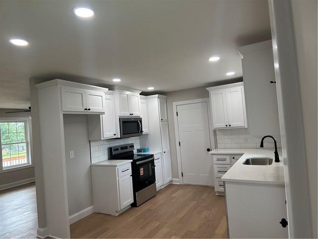 500 N Harding Street, Oak Grove, MO 64075