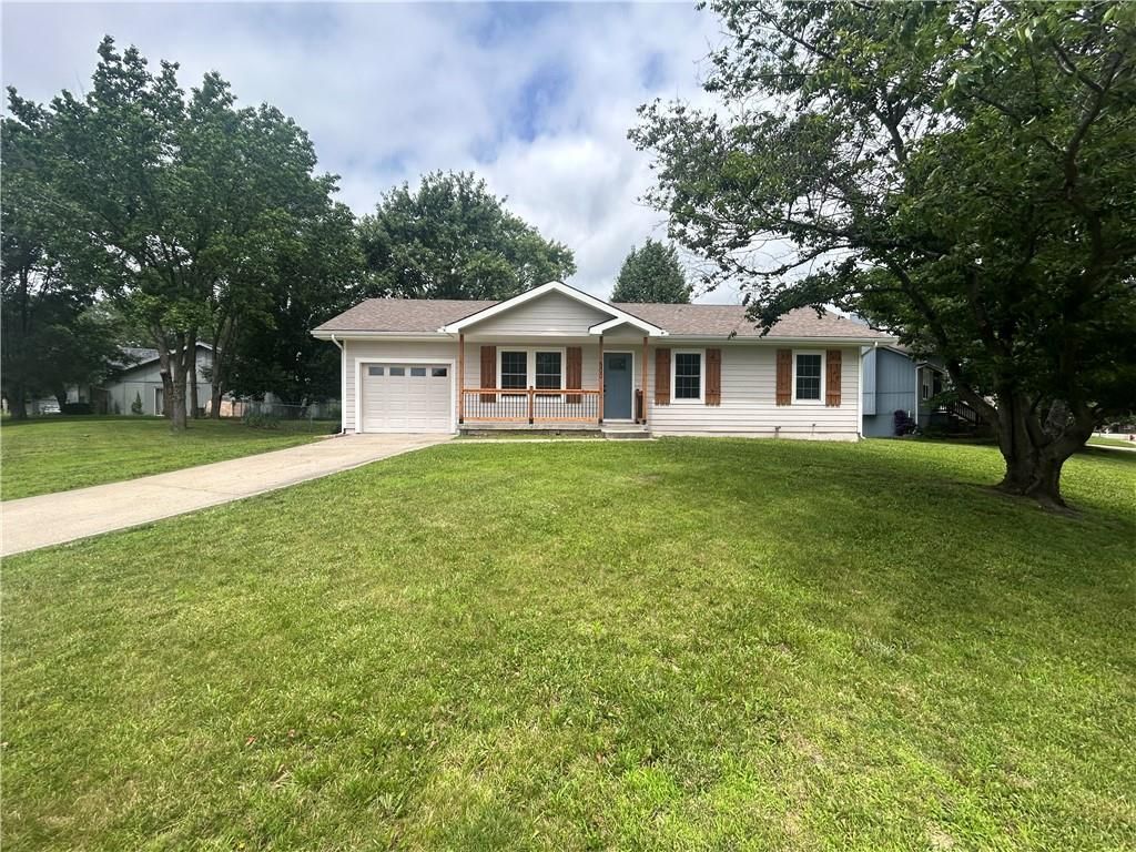 500 N Harding Street, Oak Grove, MO 64075