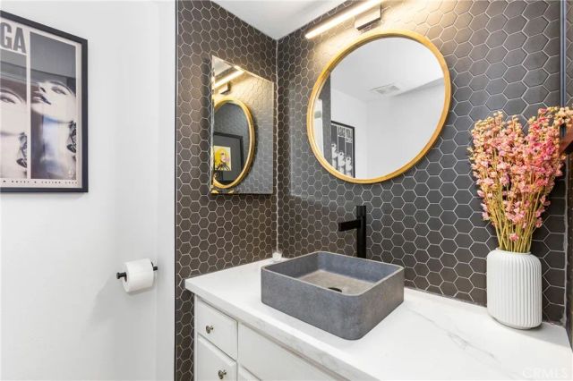 5516 E Vista Del Dia, Anaheim Hills, CA 92807