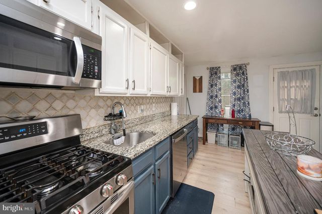 3932 OAKDALE CIR, Triangle, VA 22172