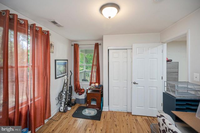 3932 OAKDALE CIR, Triangle, VA 22172