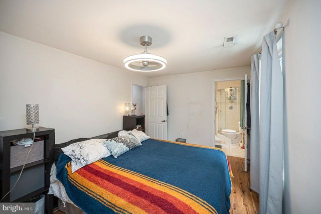 3932 OAKDALE CIR, Triangle, VA 22172