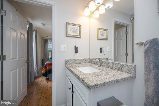 3932 OAKDALE CIR, Triangle, VA 22172