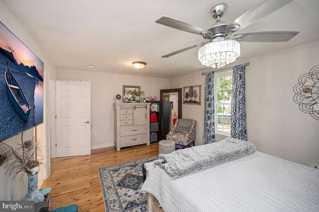 3932 OAKDALE CIR, Triangle, VA 22172