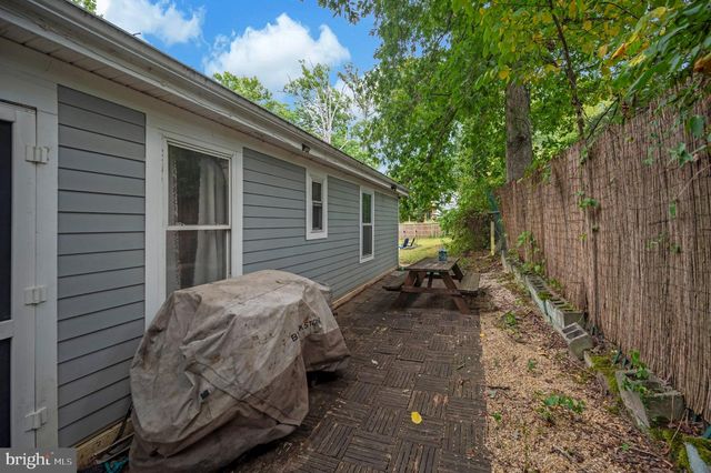 3932 OAKDALE CIR, Triangle, VA 22172