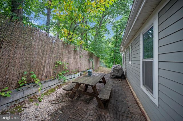 3932 OAKDALE CIR, Triangle, VA 22172