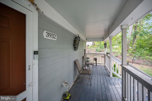 3932 OAKDALE CIR, Triangle, VA 22172