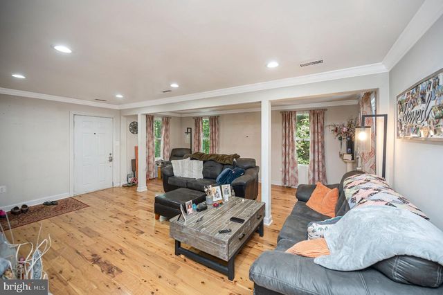 3932 OAKDALE CIR, Triangle, VA 22172