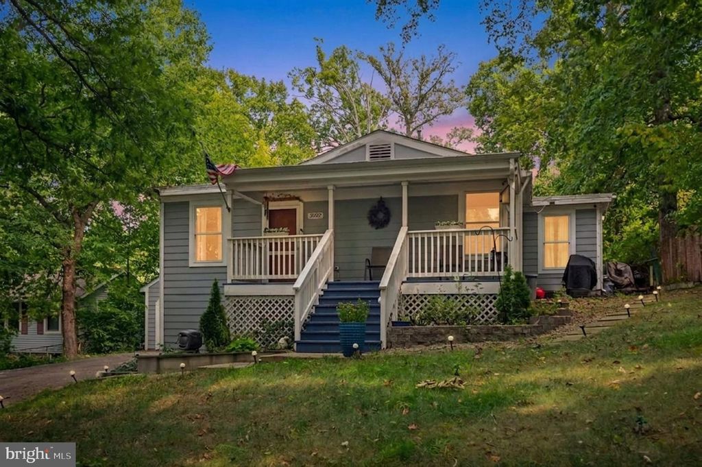 3932 OAKDALE CIR, Triangle, VA 22172