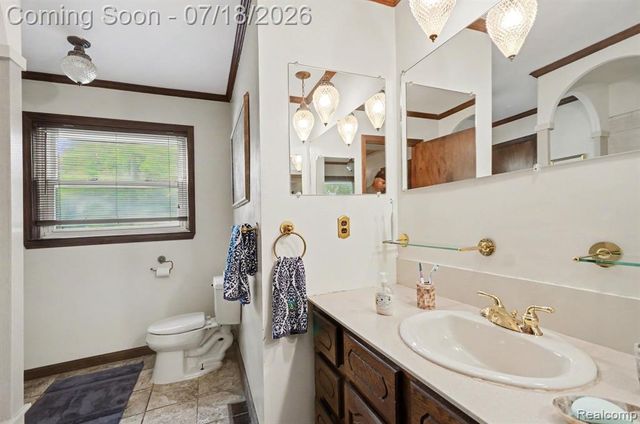24730 Creekside Drive, Farmington, MI 48336