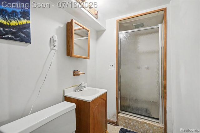 24730 Creekside Drive, Farmington, MI 48336