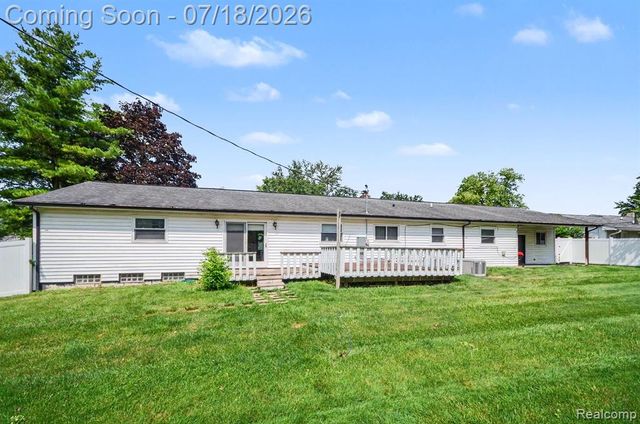 24730 Creekside Drive, Farmington, MI 48336
