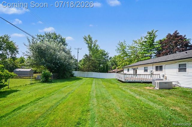24730 Creekside Drive, Farmington, MI 48336