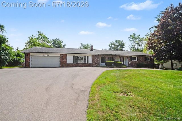 24730 Creekside Drive, Farmington, MI 48336