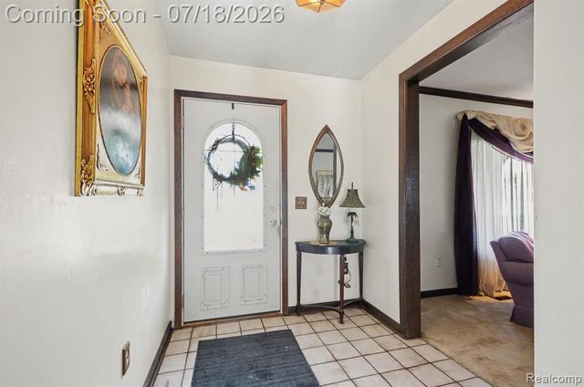 24730 Creekside Drive, Farmington, MI 48336
