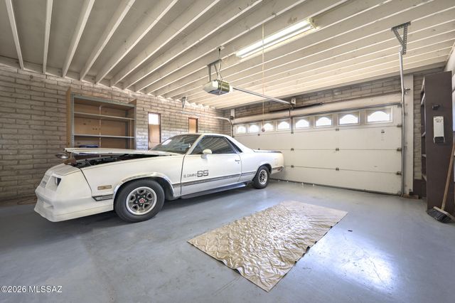 3195 N Homestead Place, Tucson, AZ 85749
