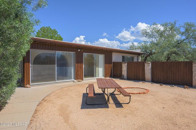 3195 N Homestead Place, Tucson, AZ 85749
