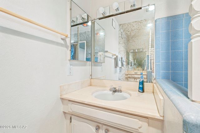 3195 N Homestead Place, Tucson, AZ 85749