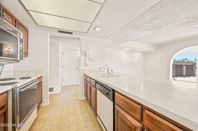 3195 N Homestead Place, Tucson, AZ 85749