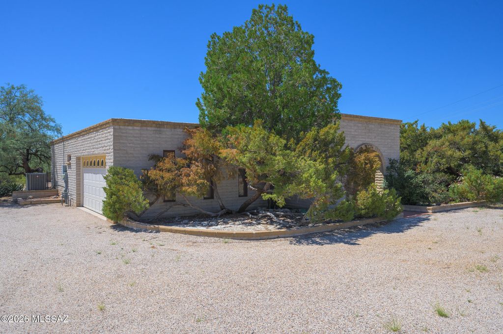 3195 N Homestead Place, Tucson, AZ 85749