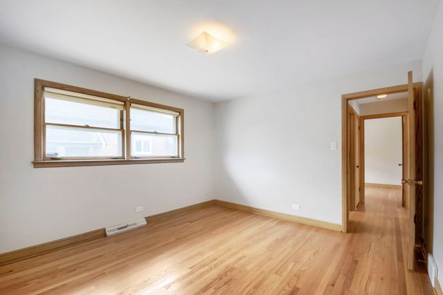 8531 S Tripp Avenue, Chicago, IL 60652