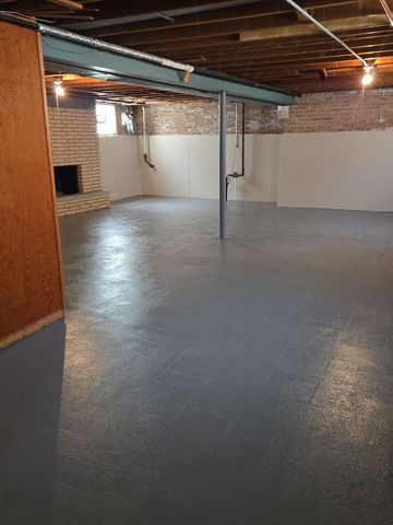 8531 S Tripp Avenue, Chicago, IL 60652